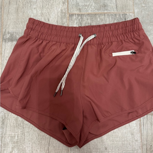Vuori Pants - Vuori clementine shorts